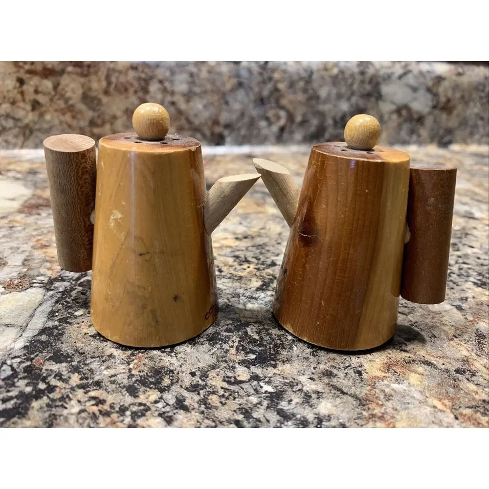 Vintage Souvenir Salt & Pepper Shaker Redwood State Park CA Cowell Mini Coffee